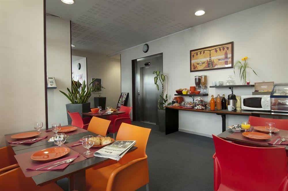 Adagio Access Philippe Auguste Appart hôtel 2*